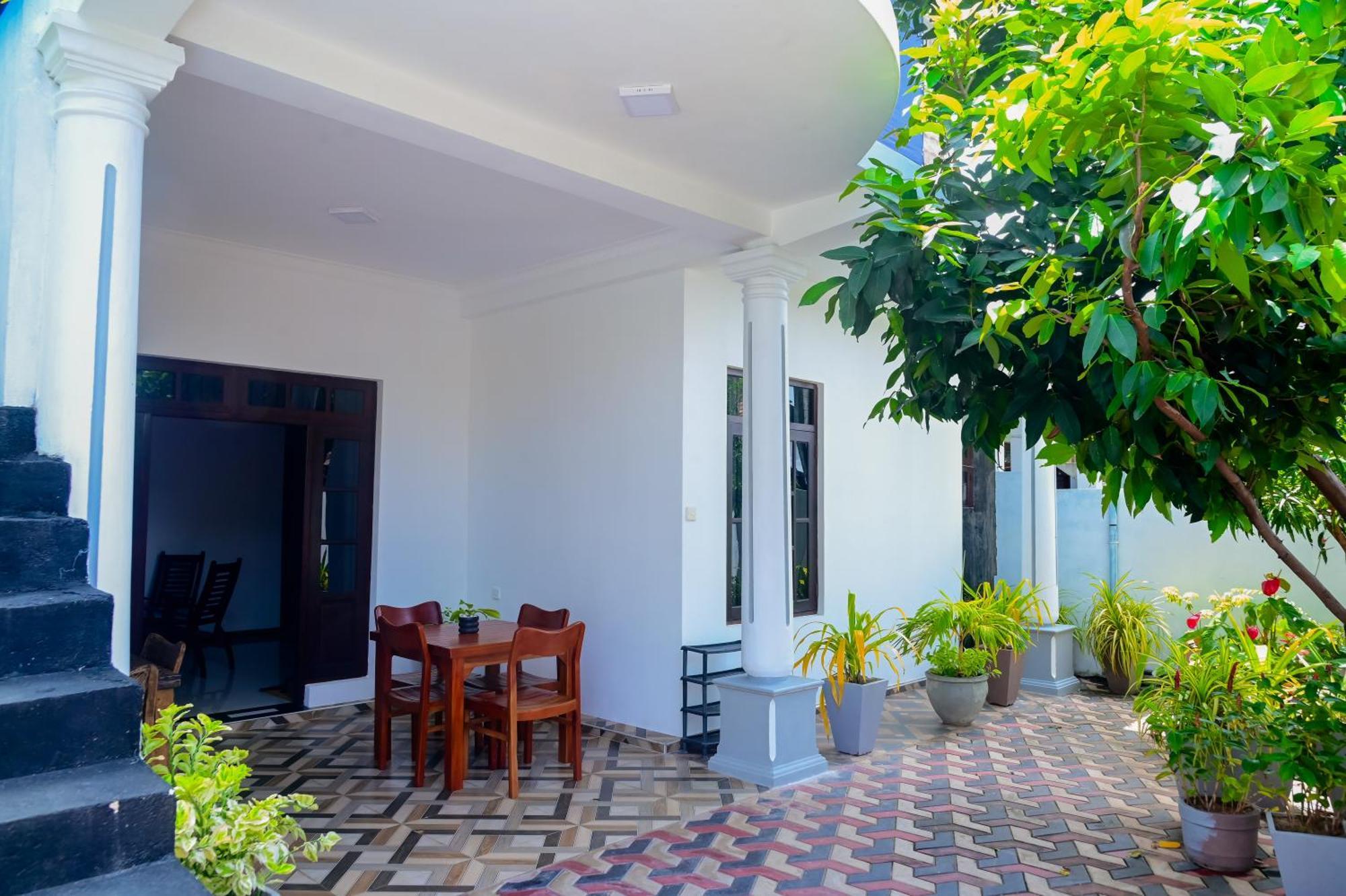 Mario Family Villa And Restaurant Negombo Exterior foto