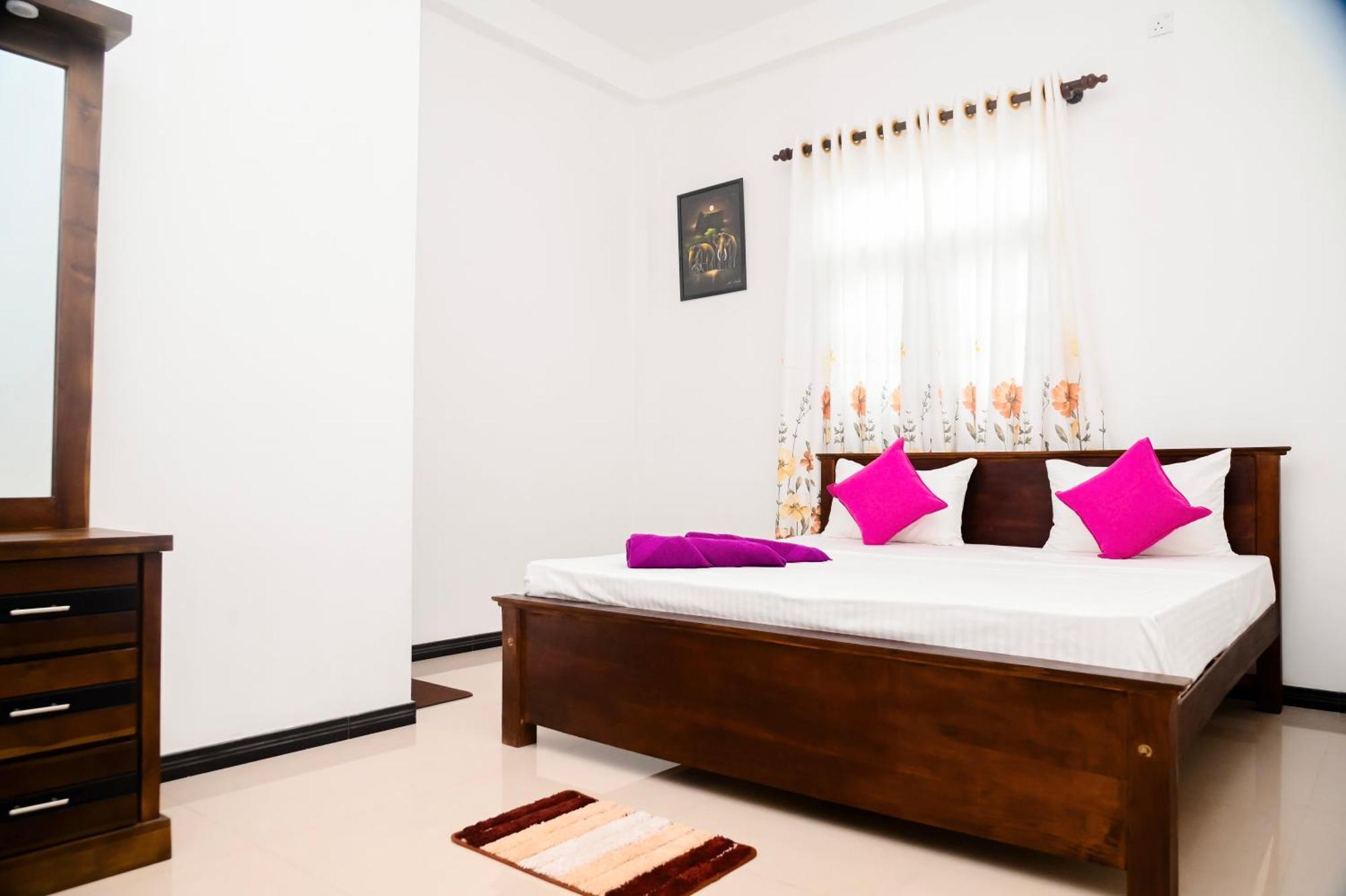 Mario Family Villa And Restaurant Negombo Exterior foto